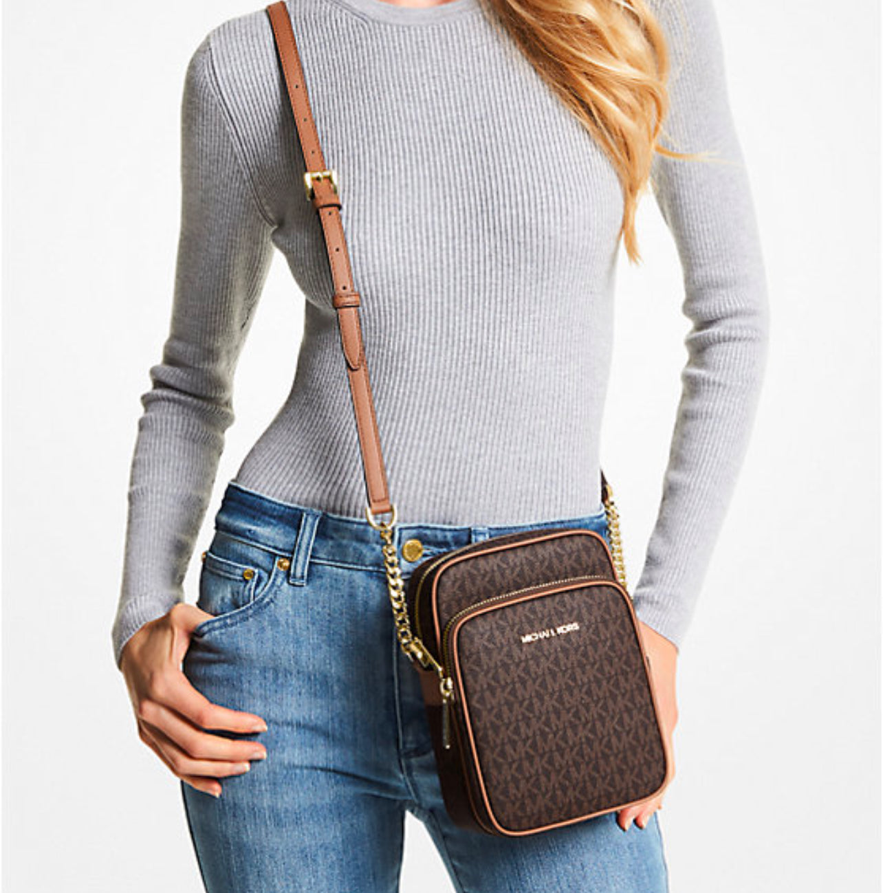 Jet Set Travel Medium Logo
Crossbody Brown Bag