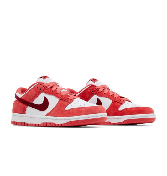 WMNS Dunk Low Valentines Day 2024